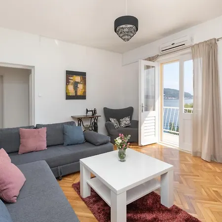 Estelle Podgora (Split-Dalmatia)