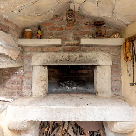 Estelle Daire Podgora (Split-Dalmatia)